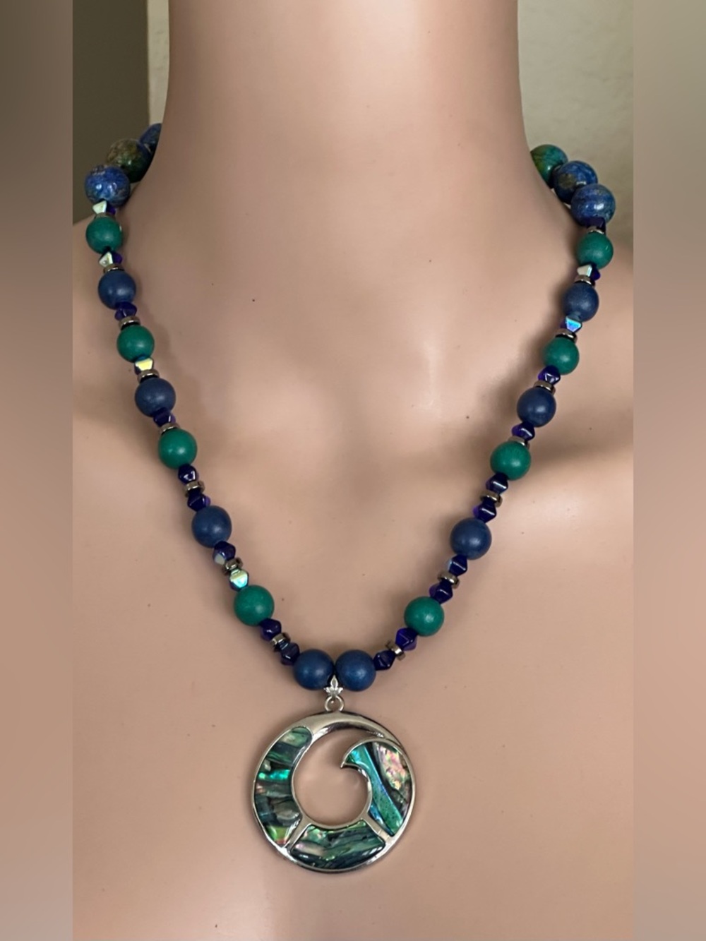 22 inch Abalone Shell bead necklace NWOT - Picture 8 of 15